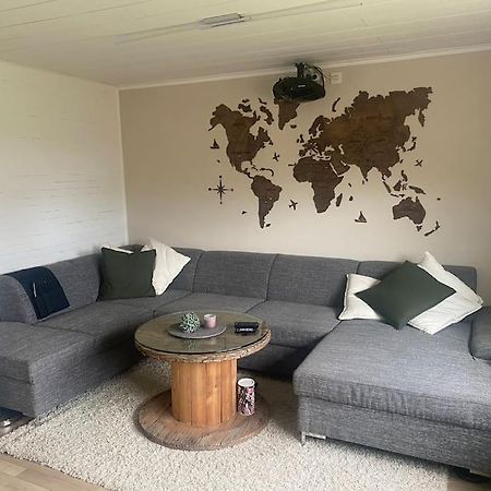 Schwarzenfeld Kinofeeling Im Reihenhaus Mit Schoenem Garten מראה חיצוני תמונה